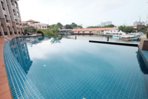 Luxury on Melaka River